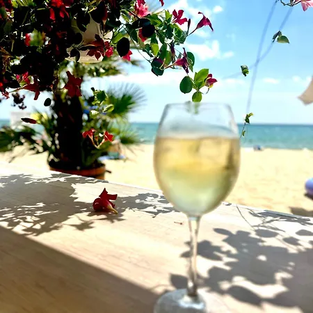 Апартамент Nancy Sea View *