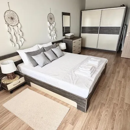 Nancy Sea Escape - Pool & Sea View شقة سفيتي فلاس