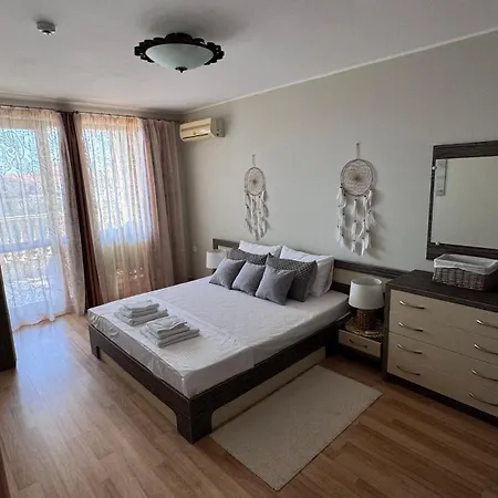 Апартамент Nancy Sea View *