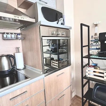 Апартамент Nancy Sea View Свети Влас